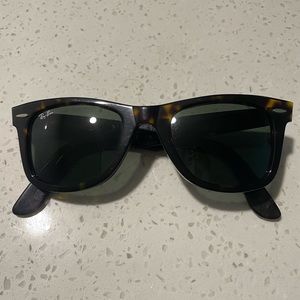 Ray-ban original wayfarer in tortoise shell